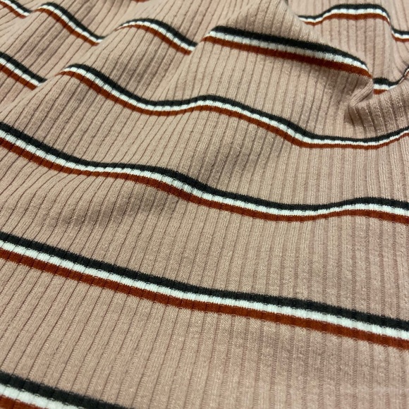 Top - Picture 2 of 2